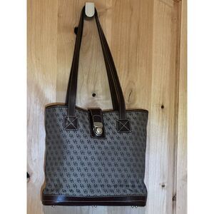 Stylish Dooney & Bourke Bag
